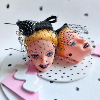 Brinco Barbie Gótica Vintage (Par)